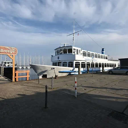 Haus Boddenperle 別荘 *