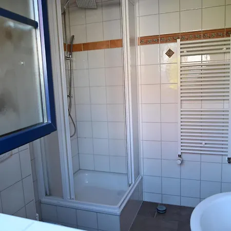 Haus Boddenperle 別荘 *