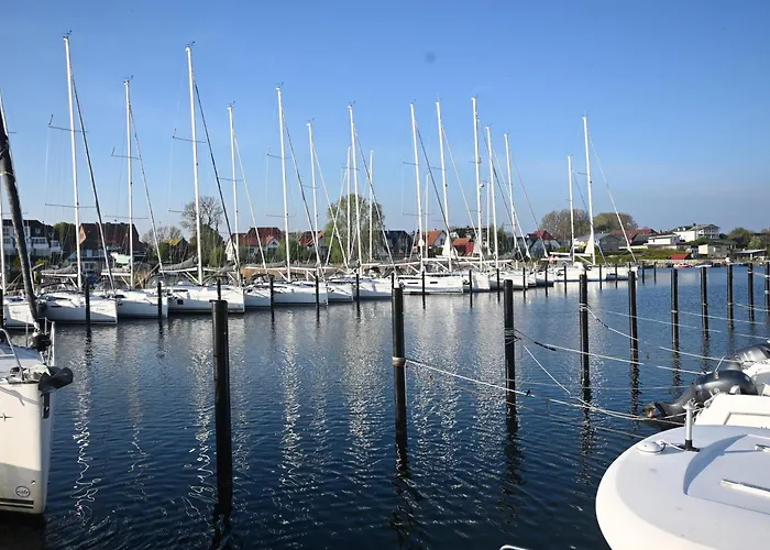 Semesterbostad Haus Boddenperle *